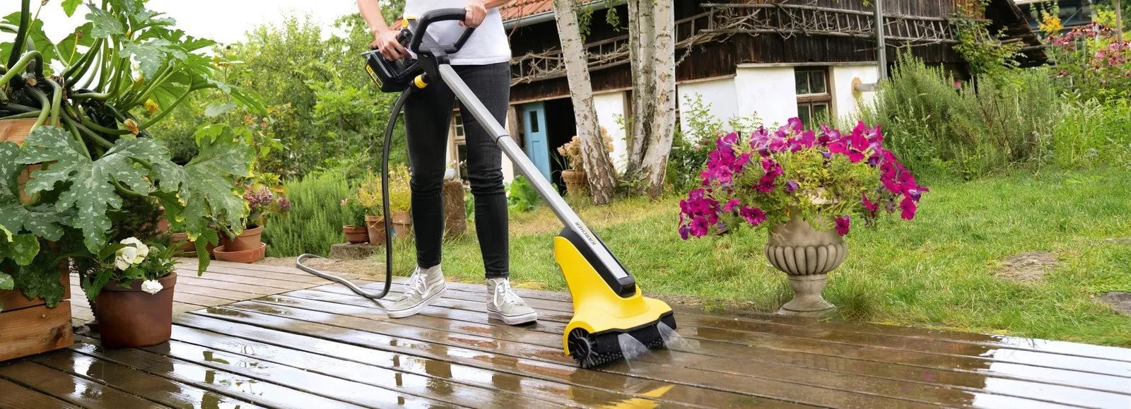 Für empfindliche Oberflächen: Kärcher Akku-Terrassenreiniger PCL 3-18 - Flexclean GmbH - Abteilung Karcher Flexstore